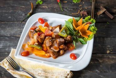 Bò Lúc Lắc: Bí Quyết Chế Biến Món Thơm Ngon