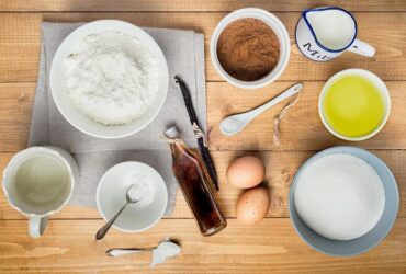 Cách làm bánh bông lan bằng nồi cơm điện đơn giản mà ngon