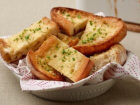 Cách Làm Bánh Mì Bơ Tỏi Siêu Ngon