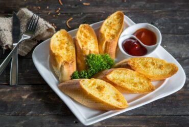 Bánh mì bơ nướng mật ong: Món ăn ngon như ngoài tiệm