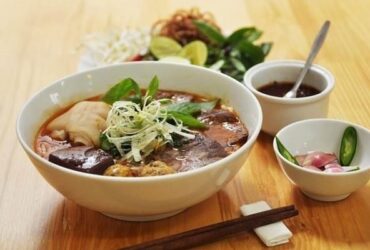 Cách Nấu Bún Giò Heo Đặc Trưng Với Hương Vị Thơm Ngon Đất Huế