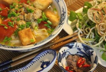 HƯỚNG DẪN CHI TIẾT CÁCH NẤU BÚN RIÊU CUA ĐỒNG