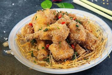 Bí Quyết Làm Gà Rang Muối Giòn Ngon Thơm Lừng Chuẩn Vị Nhà Hàng