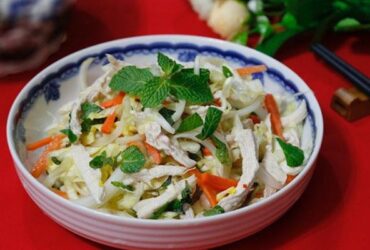 Cách làm gỏi gà thơm ngon, lạ miệng cho bữa cơm gia đình