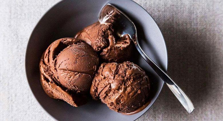 Mách bạn 2 cách làm kem socola ngọt ngào, mát lạnh, hấp dẫn